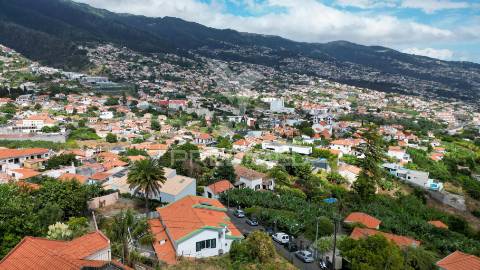 Vivenda exclusiva com vista panorâmica para a baía do funchal