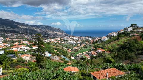 Vivenda exclusiva com vista panorâmica para a baía do funchal