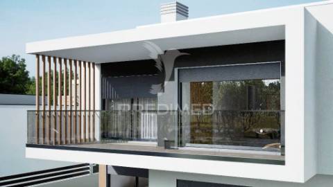 Moradia isolada duplex t3, c/piscina, em fernão ferro