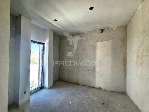 Moradia isolada duplex t3, c/piscina, em fernão ferro