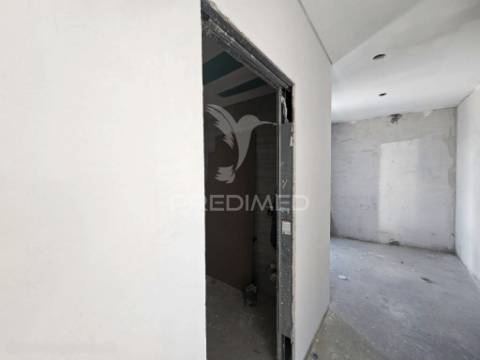 Moradia isolada duplex t3, c/piscina, em fernão ferro