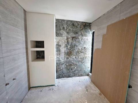 Moradia isolada duplex t3, c/piscina, em fernão ferro