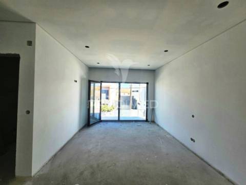 Moradia isolada duplex t3, c/piscina, em fernão ferro