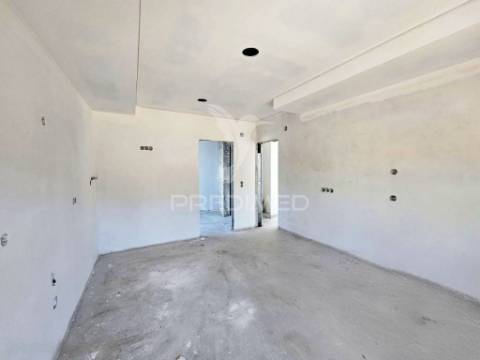 Moradia isolada duplex t3, c/piscina, em fernão ferro