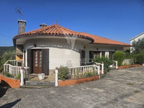 Moradia com 3000 m² de terreno em areias, ferreira do zêzere