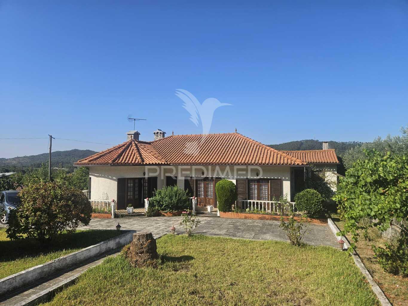 Moradia com 3000 m² de terreno em areias, ferreira do zêzere