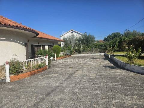 Moradia com 3000 m² de terreno em areias, ferreira do zêzere