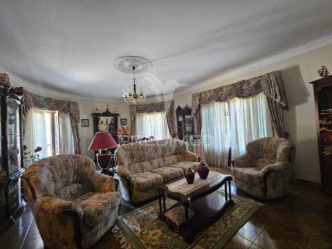 Moradia com 3000 m² de terreno em areias, ferreira do zêzere