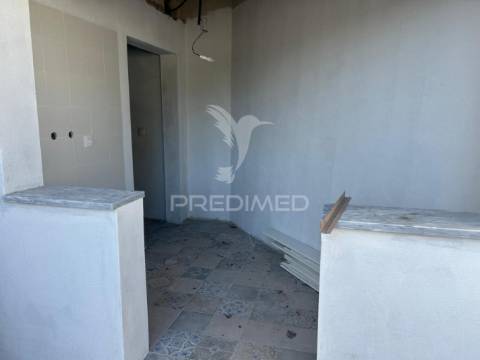 Moradia t2 remodelada em santana da carnota (alenquer)