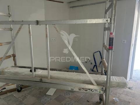 Moradia t2 remodelada em santana da carnota (alenquer)