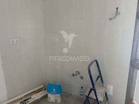 Moradia t2 remodelada em santana da carnota (alenquer)