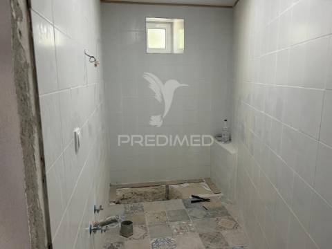 Moradia t2 remodelada em santana da carnota (alenquer)