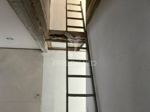 Moradia t2 remodelada em santana da carnota (alenquer)