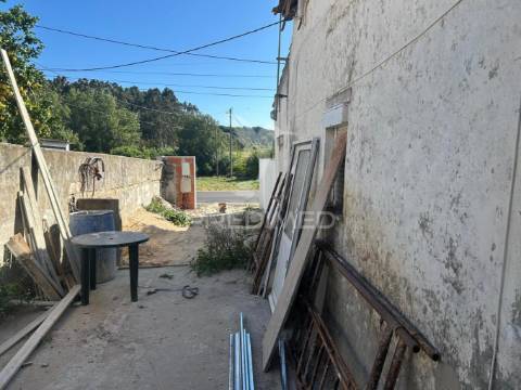 Moradia t2 remodelada em santana da carnota (alenquer)