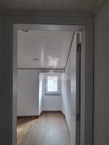 Moradia t2 remodelada em santana da carnota (alenquer)