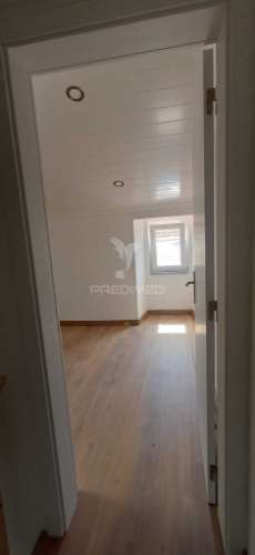 Moradia t2 remodelada em santana da carnota (alenquer)