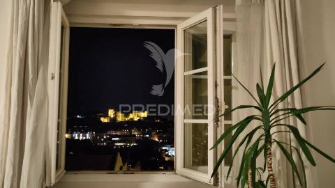 Apartamento t2 com 117 m2 e vista fabulosa, graça,  lisboa