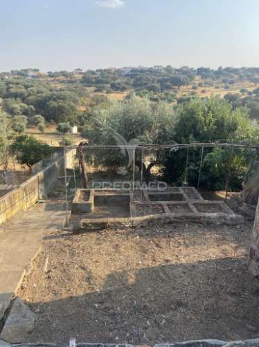 Moradia t2 para remodelação, em são brás dos matos, alandroal