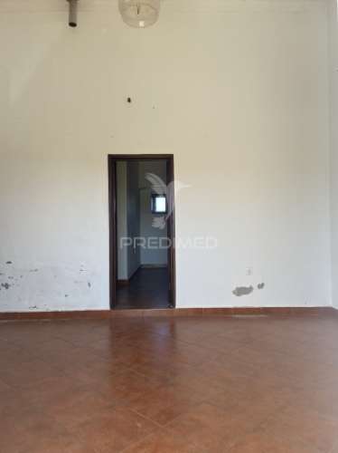 Moradia t2 para remodelação, em são brás dos matos, alandroal