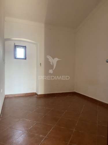 Moradia t2 para remodelação, em são brás dos matos, alandroal