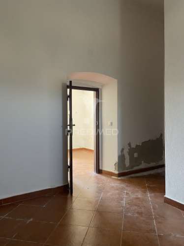 Moradia t2 para remodelação, em são brás dos matos, alandroal