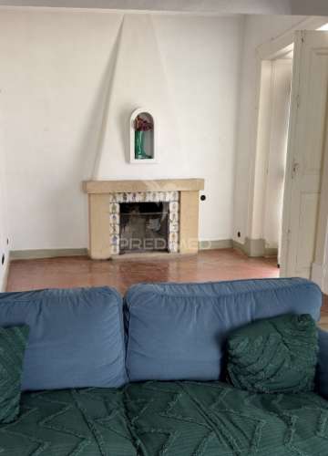 Moradia histórica com logradouro no centro de portalegre