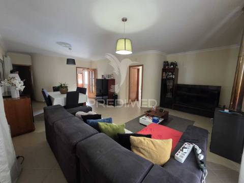 Moradia t4 com garagem- grândola