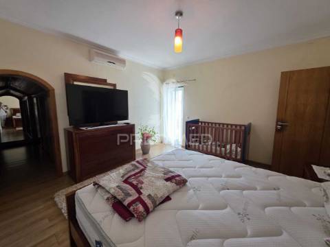 Moradia t4 com garagem- grândola