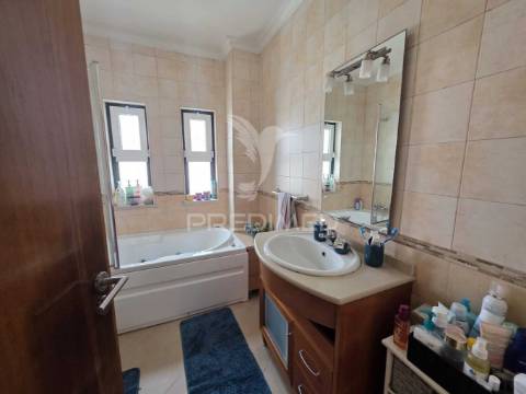 Moradia t4 com garagem- grândola