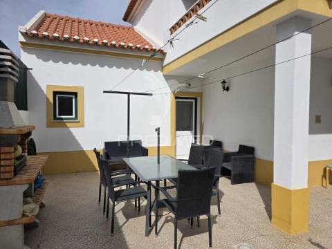 Moradia t4 com garagem- grândola