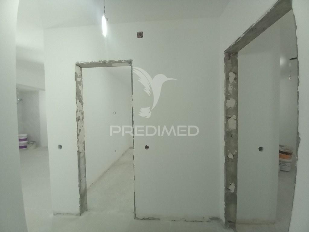 Apartamento t2 remodelado | feijó / laranjeiro
