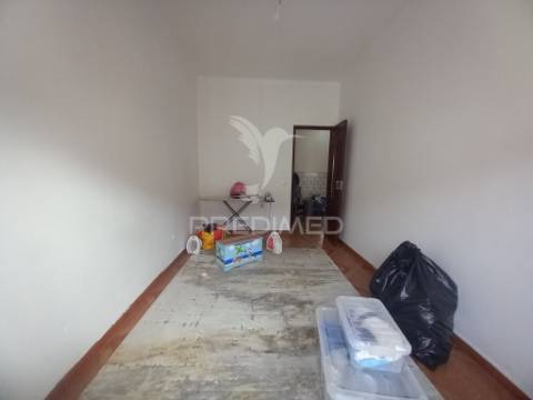 Apartamento t2 totalmente remodelado – projeto chave na mão no lavradio