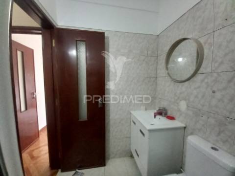 Apartamento t2 totalmente remodelado – projeto chave na mão no lavradio