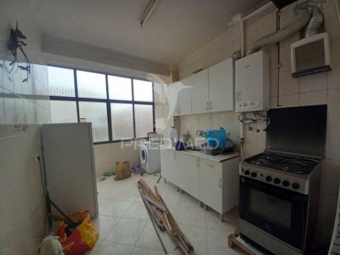 Apartamento t2 totalmente remodelado – projeto chave na mão no lavradio