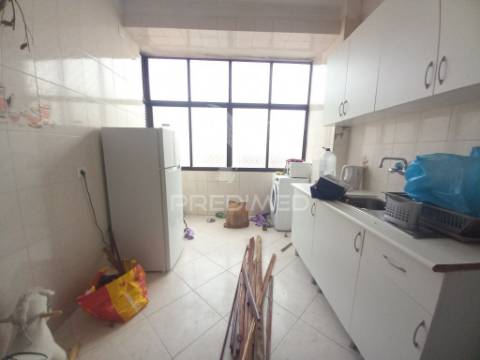 Apartamento t2 totalmente remodelado – projeto chave na mão no lavradio