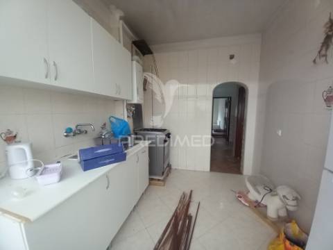 Apartamento t2 totalmente remodelado – projeto chave na mão no lavradio