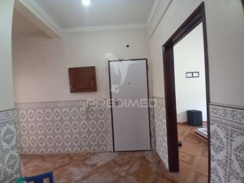 Apartamento t2 totalmente remodelado – projeto chave na mão no lavradio