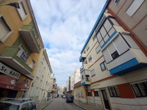 Apartamento t2 totalmente remodelado – projeto chave na mão no lavradio