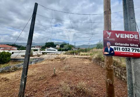 Terreno com projecto aprovado para moradia individual