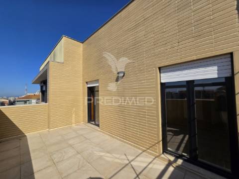 Apartamento t2 com garagem ao márquez