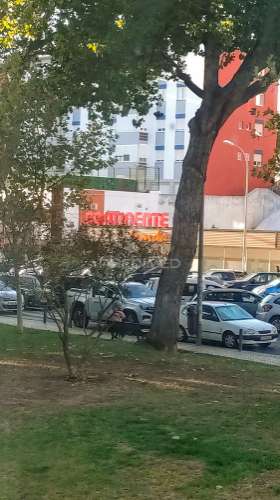 Apartamento em  remodelação total, edificio com duas frentes solares, em oeiras