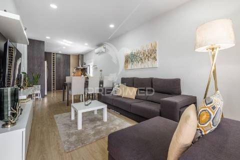 Moradia individual de tipologia t4 bi-familiar