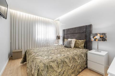 Moradia individual de tipologia t4 bi-familiar