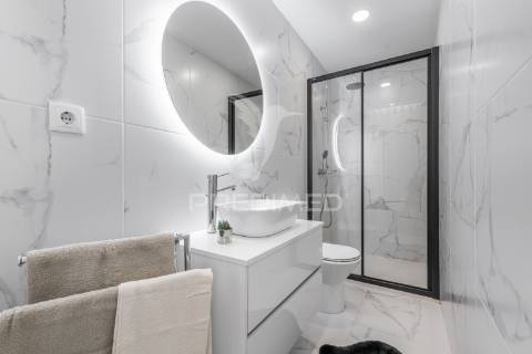 Moradia individual de tipologia t4 bi-familiar