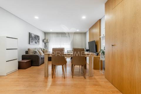 Moradia individual de tipologia t4 bi-familiar