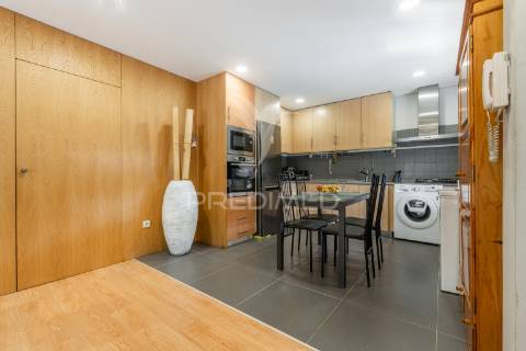 Moradia individual de tipologia t4 bi-familiar