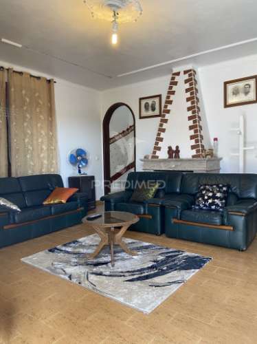 Moradia t4+2 com quintal e garagem – mina do bugalho, alandroal