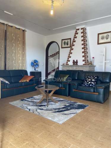 Moradia t4+2 com quintal e garagem – mina do bugalho, alandroal