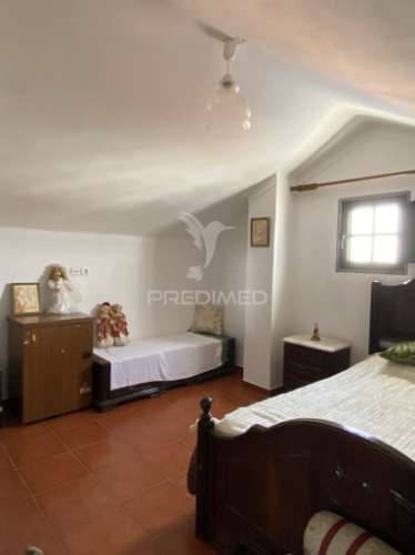 Moradia t4+2 com quintal e garagem – mina do bugalho, alandroal