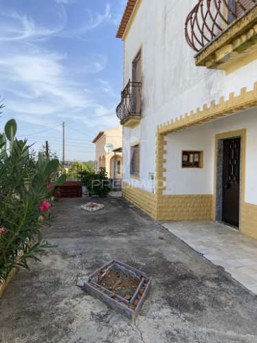 Moradia t4+2 com quintal e garagem – mina do bugalho, alandroal